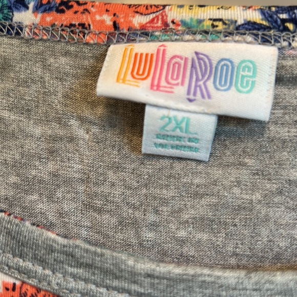 Gorgeous dress knee length - Picture 2 of 3